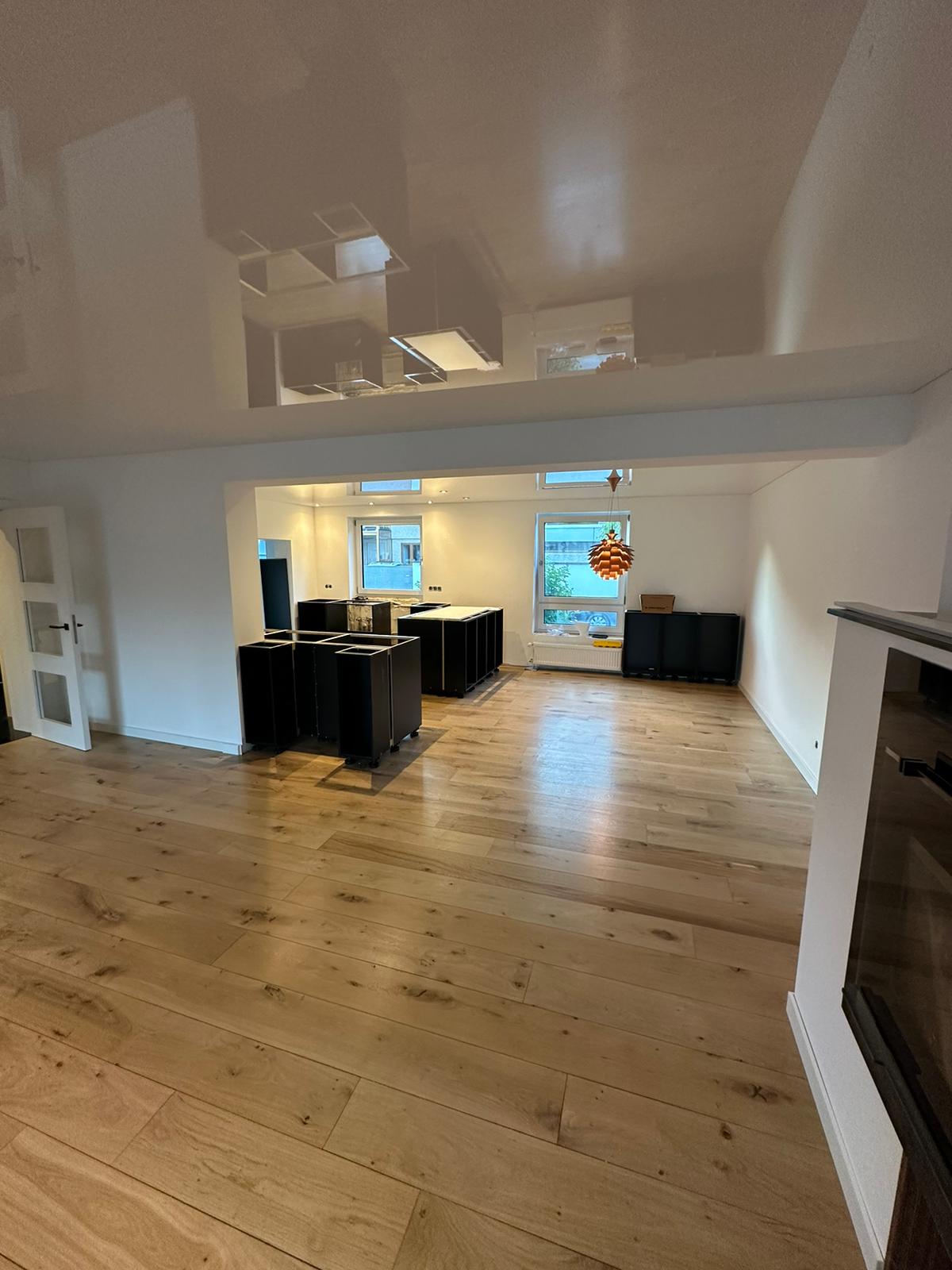 moderne Fensterinstallation mit Kunststoffrahmen - Referenzprojekt von Bartko Bauelemente in Ratingen